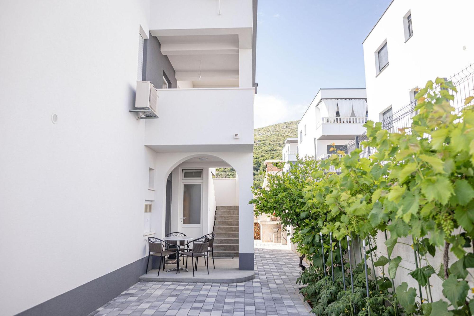 Apartments Veronika Trogir Exterior photo